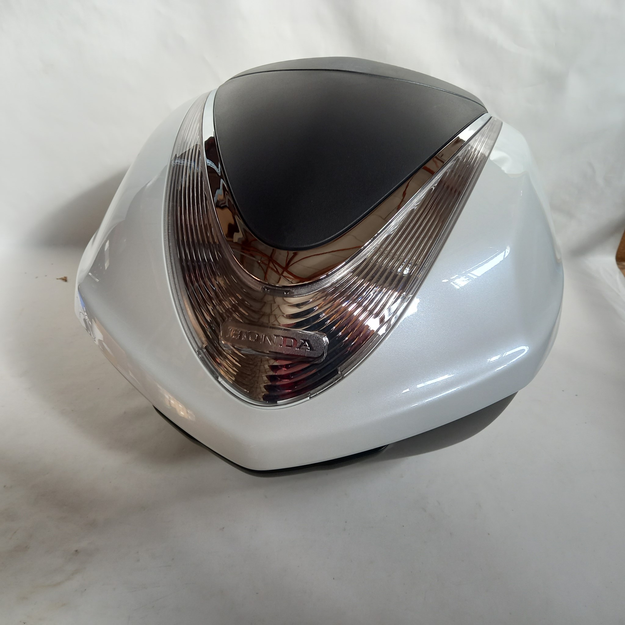 Picture of FENDER COM  61100-ML7-000  VTR 750 F